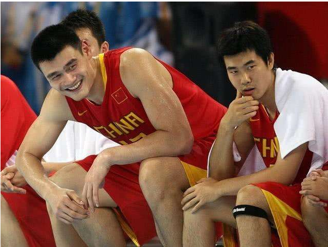 图片报：戴维斯即将复出，穆西亚拉预计明年初回归（图片报：戴维斯复出在即，穆西亚拉有望明年年初回归）