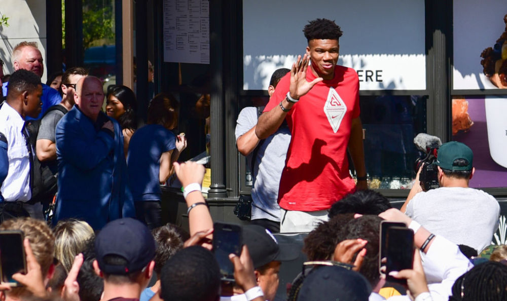 韩媒：韩国前国脚李天秀涉嫌诈骗数亿韩元，已被立案调查（韩媒：前韩国国脚李天秀涉数亿韩元诈骗，已被立案侦查）