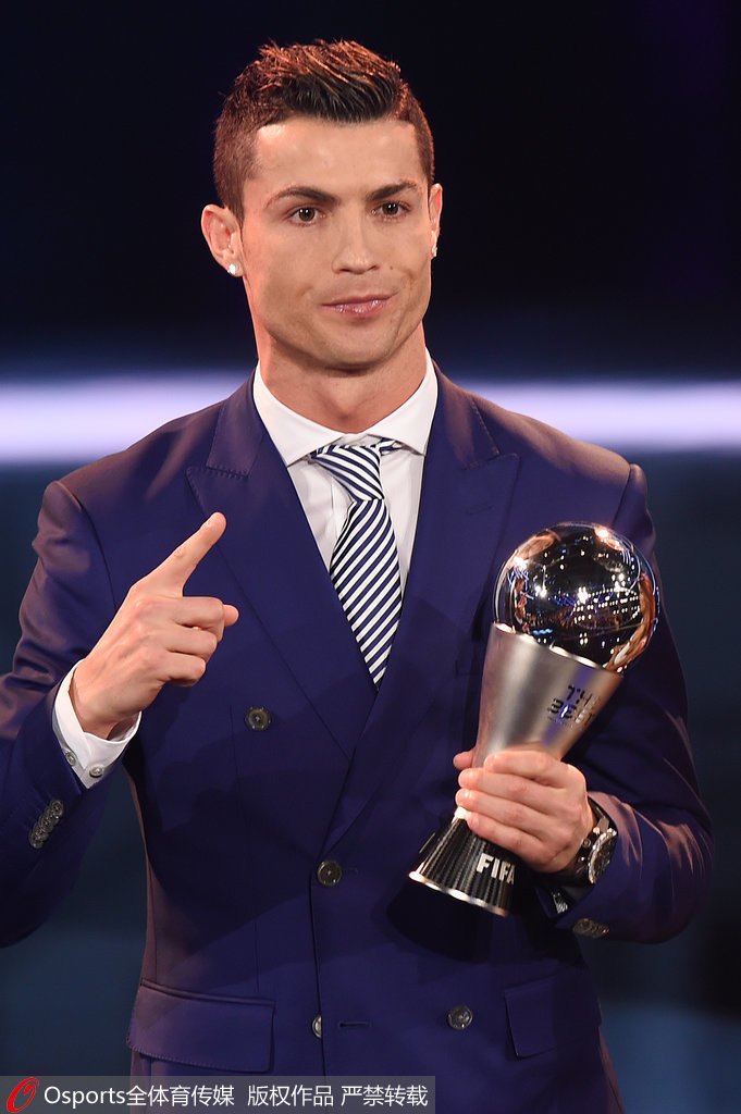 巴顿：很遗憾自己因伤没赶上最后几轮比赛，朋友们明年见