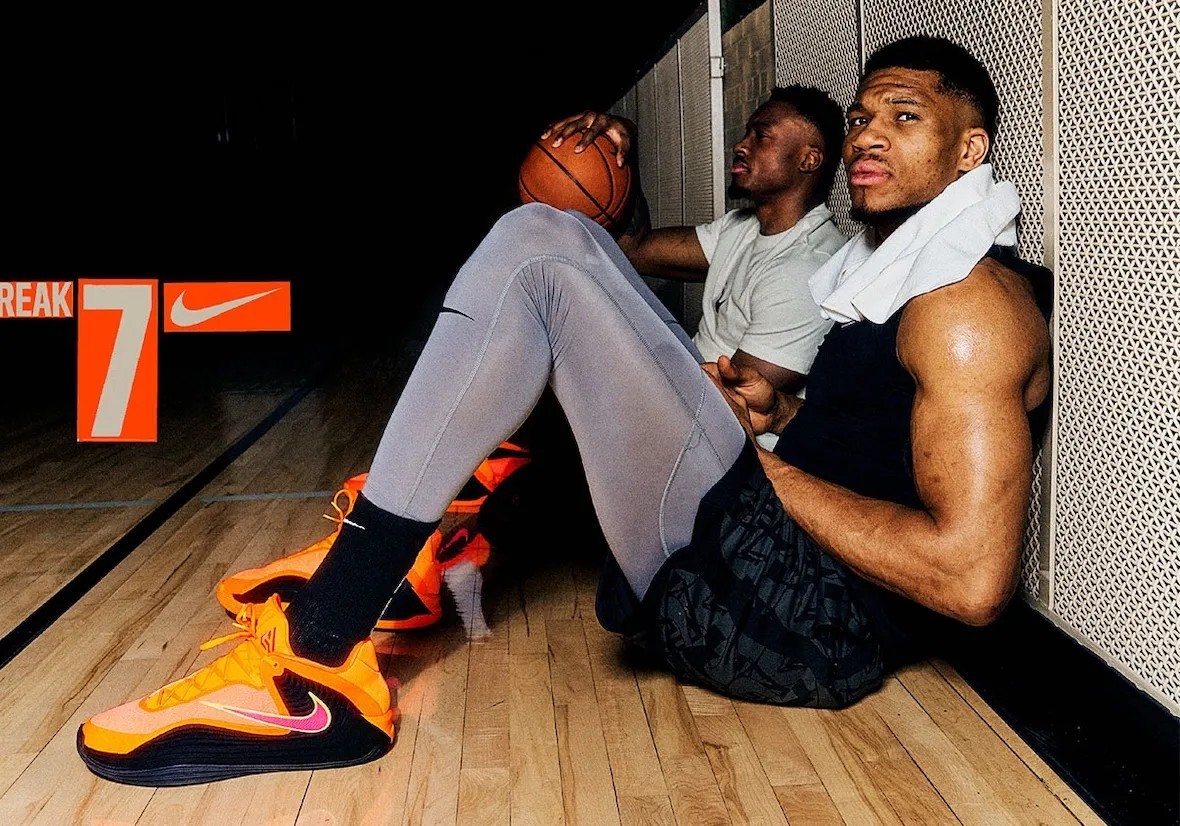 因球迷掷杂物被罚，塞维利亚官方：将对关看台的处罚提起上诉（球迷投掷杂物致看台被关，塞维利亚称将就处罚上诉）