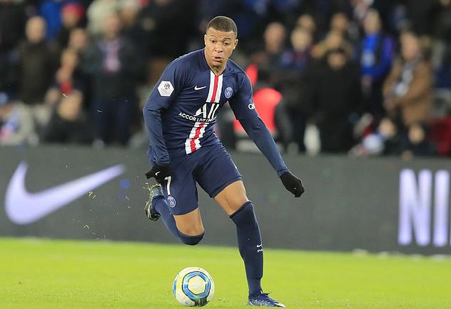 与4结缘，多特5轮欧冠联赛有4轮打入4球，剩下1轮被曼城进4球（多特欧冠5轮皆与数字4相连：4场各进4球，另1场被曼城灌4球）