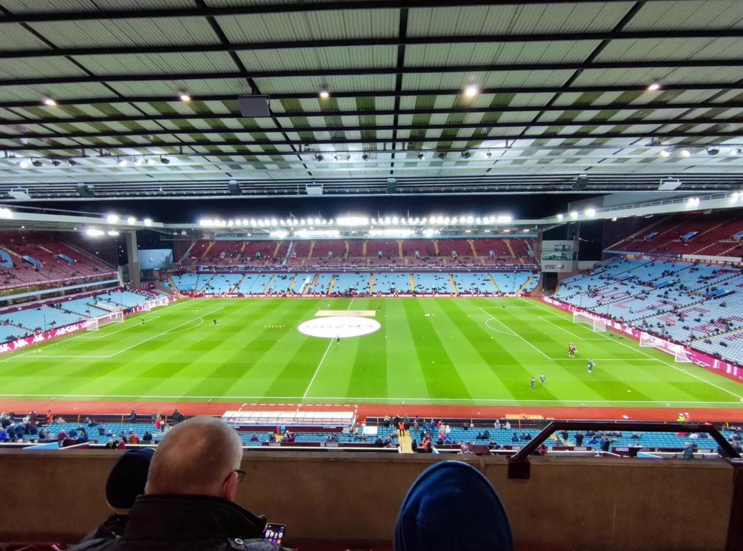 诺坎普国王，巴萨对阵毕包第10分钟时主场观众高喊“梅西”（巴萨战毕尔巴鄂至第10分钟，诺坎普全场齐声高呼梅西）