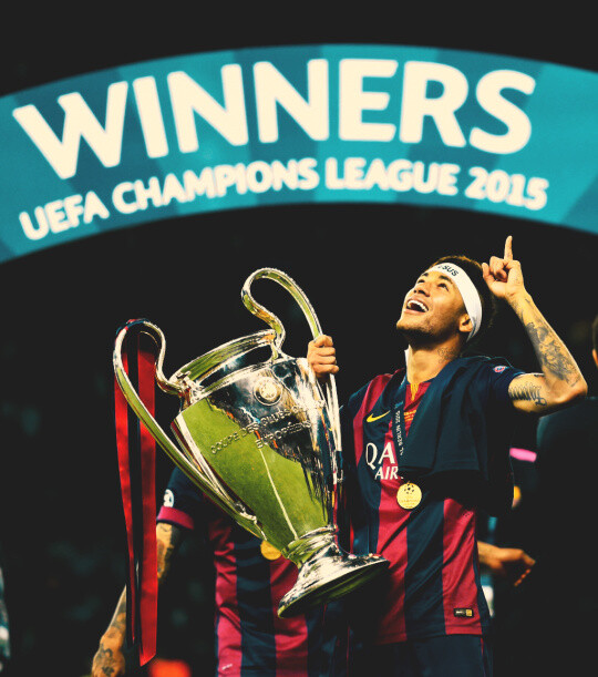 波兰媒体：在得知巴萨的决定前，莱万不会与其他俱乐部谈判（波媒：在明确巴萨决定前，莱万不与其他球队谈判）