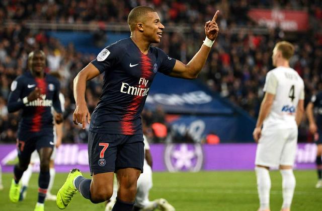 莱比锡董事：有几家俱乐部对谢什科很感兴趣，不会透露细节（莱比锡高层：多队有意谢什科，细节暂不公开）